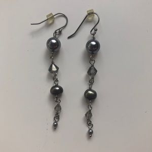 Gray pearl dangle earrings